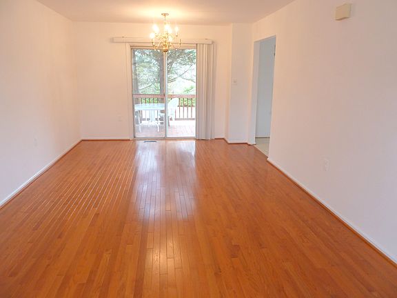 3rd image of 13908 Mustang Hill Ln