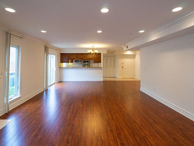 8610 Chalmers Dr — Photo 10