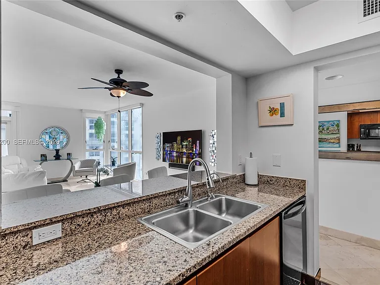 1500 Ocean Dr #907 — Photo 9