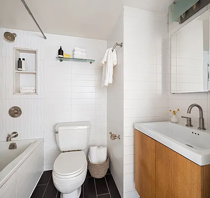 Bathroom, photo 1