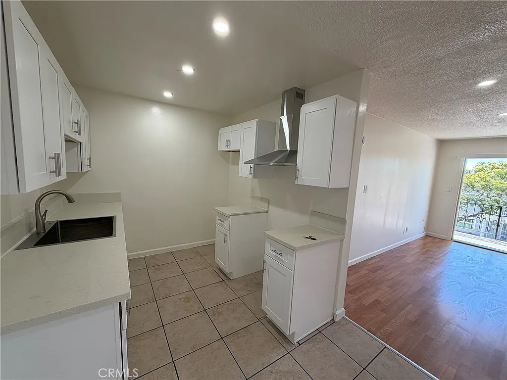 2 bed, 900 sqft, $2,495 — Photo 3