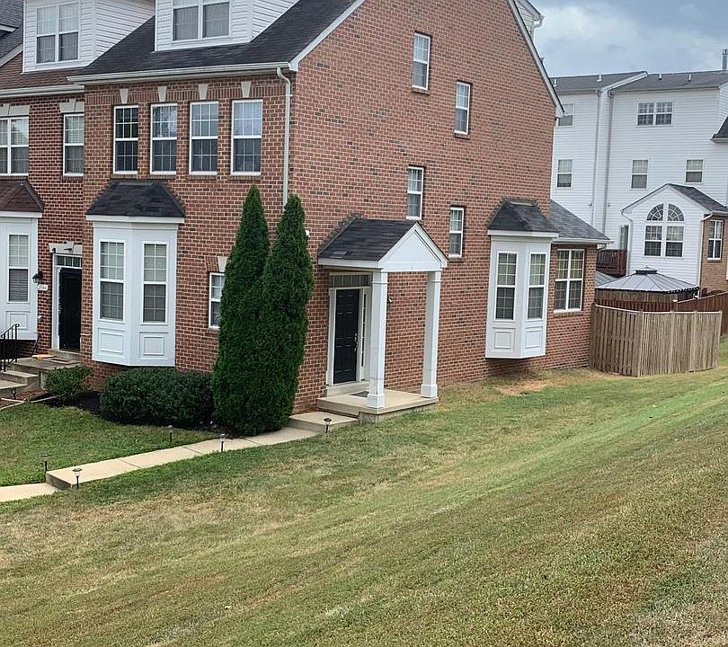 2nd image of 2346 Butte Pl