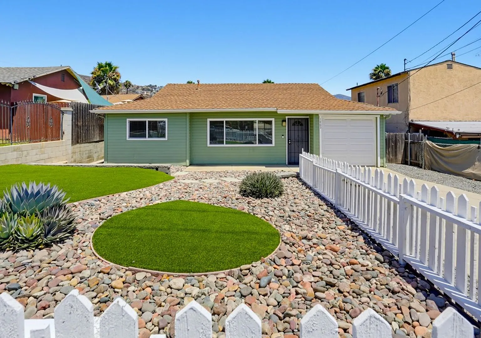 Beautifully Updated 3-Bedroom Home with Large Yard, Garage & Included Appliances! — Photo 2