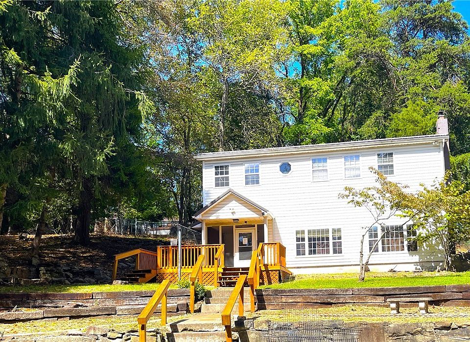 1st image of 5 Parkview Dr
