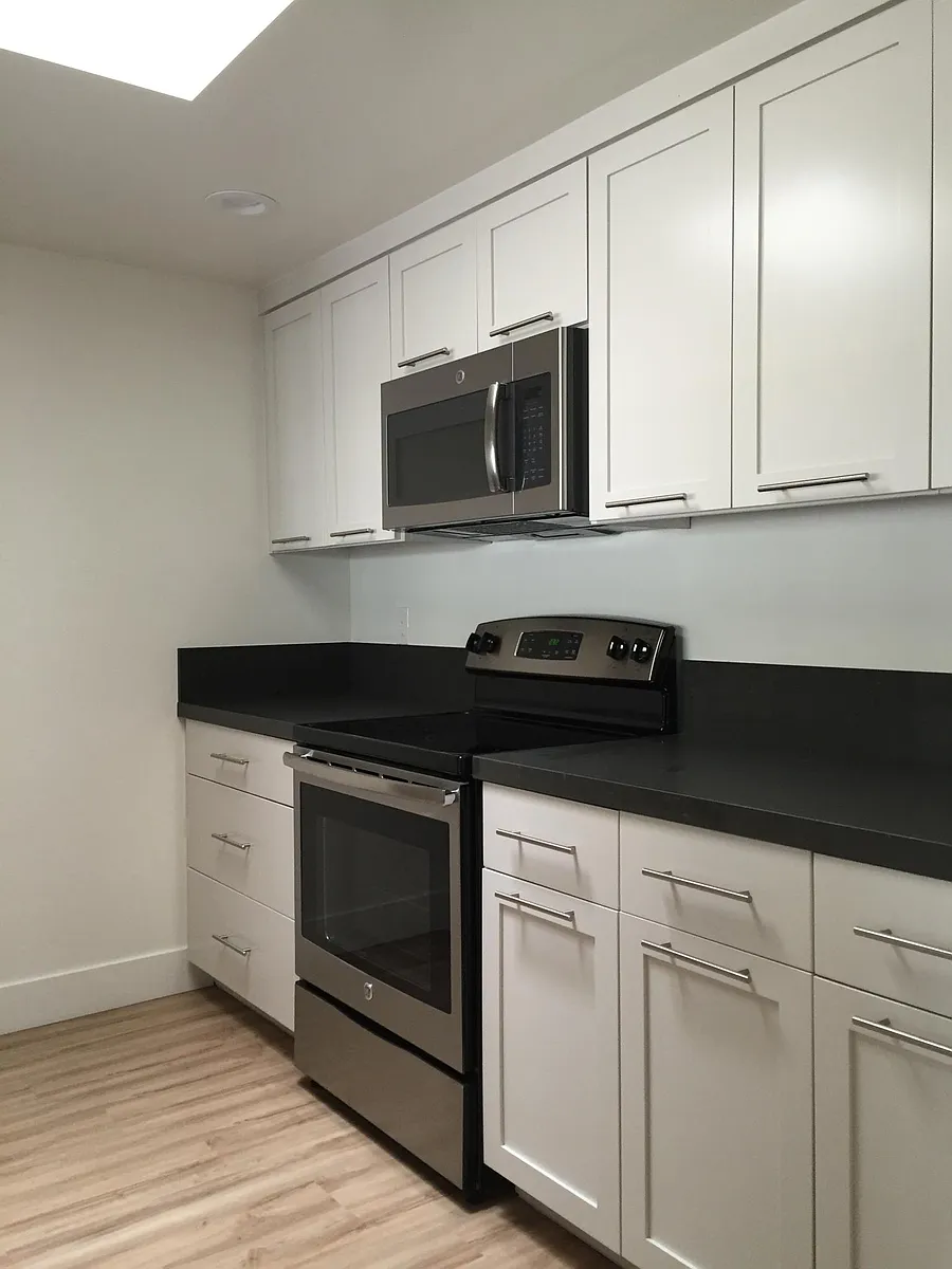 Building Photo - 950 N San Antonio Rd #12A