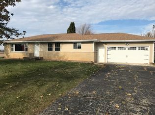 8946 S Chase Rd, Pulaski, WI 54162