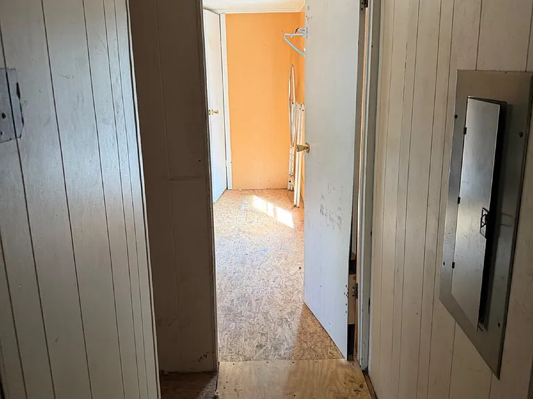 450 Old Castle St — Photo 14