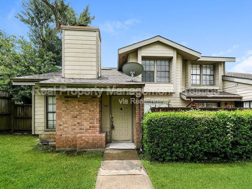 200 Pecan Dr #702