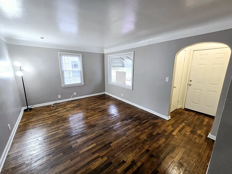 1106 Lincoln Ave — Photo 1