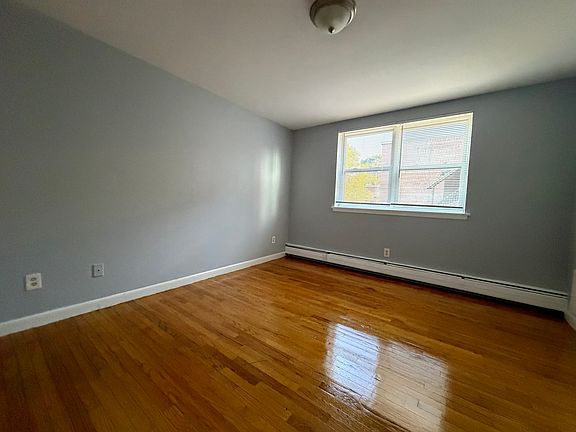 5th image of 252-C2 Laurel St #C2