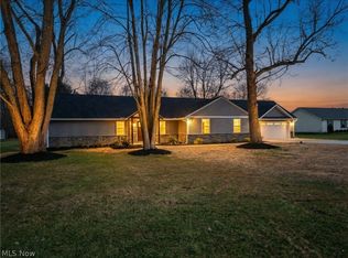 16243 Roselawn Dr, Burton, OH