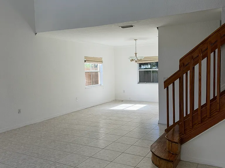18124 SW 152nd Pl — Photo 10