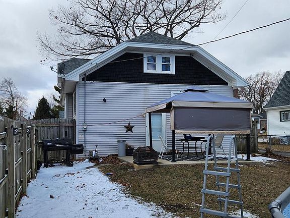 2nd image of 1115 Perry AVENUE