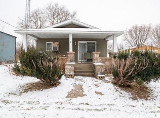 N7666 1st St, Eland, WI 54427