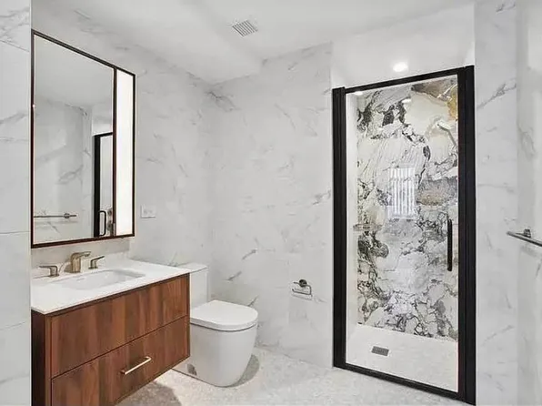 115 East 55th Street image 6 of 11