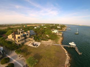 52 Larboard Ct, Oak Beach, NY 11702