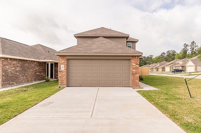 1st image of 445 Upper Creek Dr