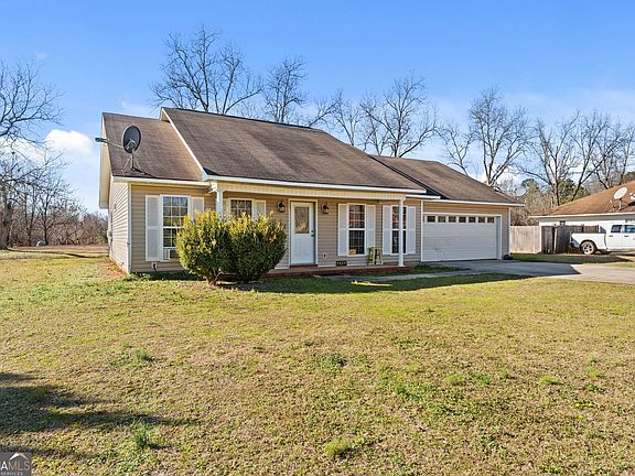 2nd image of 1525 Taylors Mill Rd