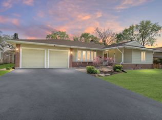 601 Sycamore Dr, Elk Grove Village, IL 60007