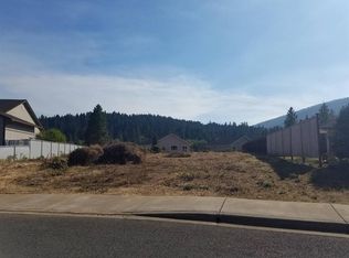138 Cabernet Cir, Cave Junction, OR 97523