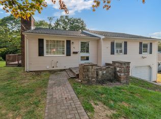 44 Sunset Dr, Naugatuck, CT 06770