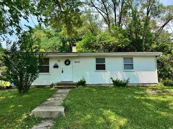 2219 W Bulla St, South Bend, IN 46628