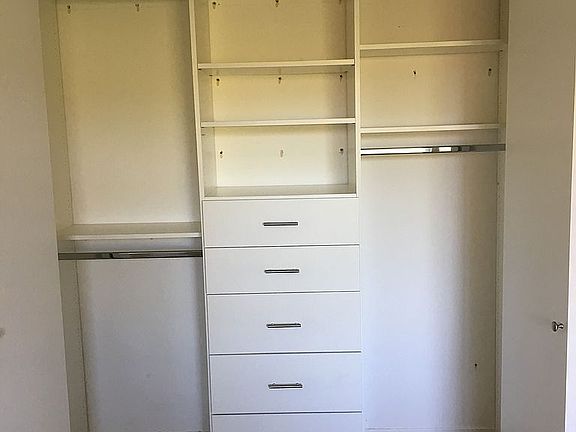 3rd image of 6185 Silberman Dr