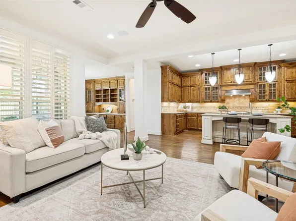 675 Brookstone Dr, Irving, TX 75039
