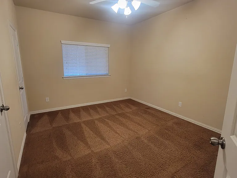 1020 Paradise Cv — Photo 20