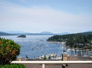 6880 Wallace Dr #304, Central Saanich, BC V8M1N8