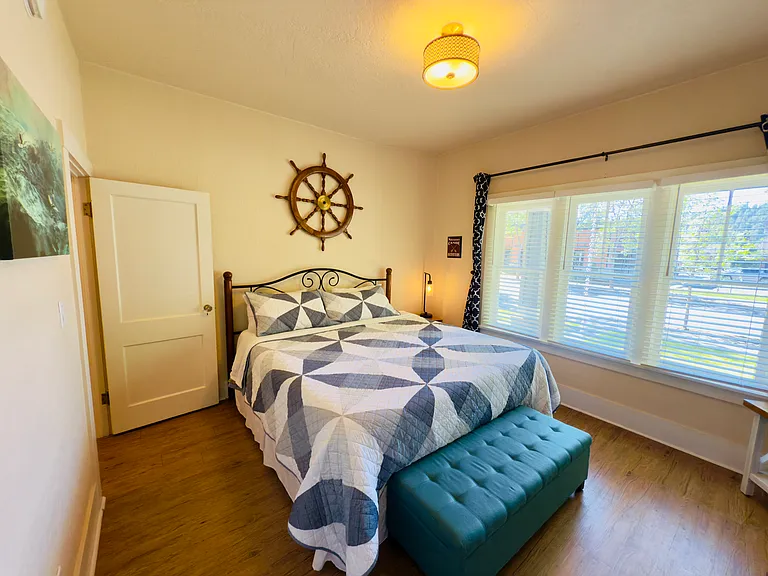 717 E Lakeside Ave — Photo 21