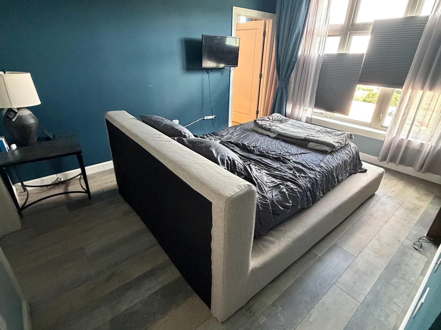 2 bed, 1100 sqft, $2,400 — Photo 4