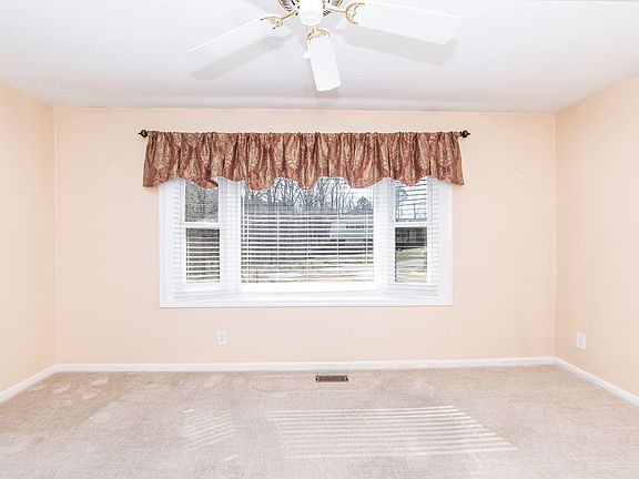 5th image of 4009 Fiesta Rd