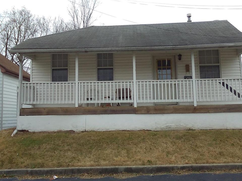1st image of 138 E Loretta Ave