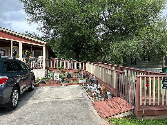 2nd image of 220 White Oak Dr