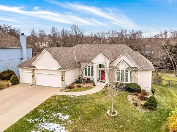 2408 SW Winterwood Ct, Lees Summit, MO 64081