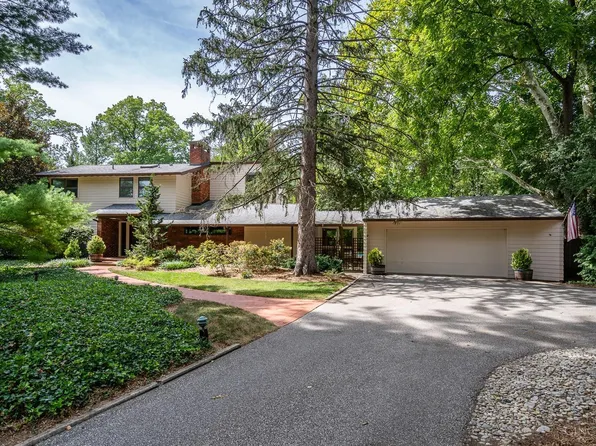 4 Lexington Cir, Terrace Park, OH 45174