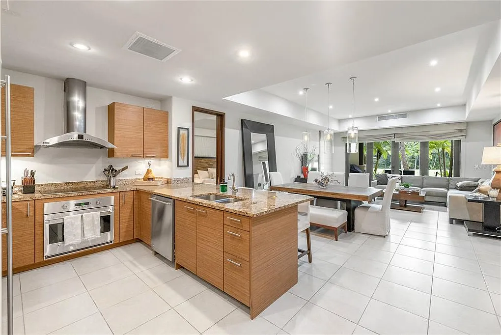 3 bed, 3.0 bath, 1854 sqft, $15,000 — Photo 2