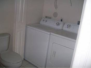 4th image of 2901 NE 185th St