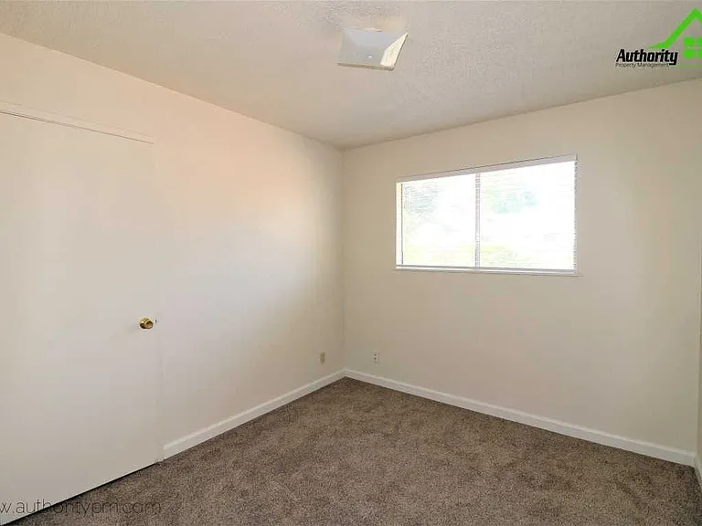 3994 Mercury Dr — Photo 10