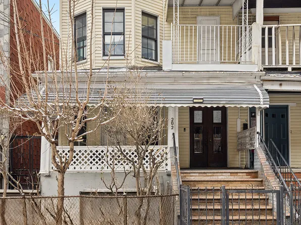 202 East 34th Street image 1 of 8