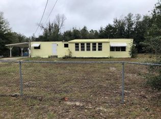 121 Maple Ln, Interlachen, FL 32148