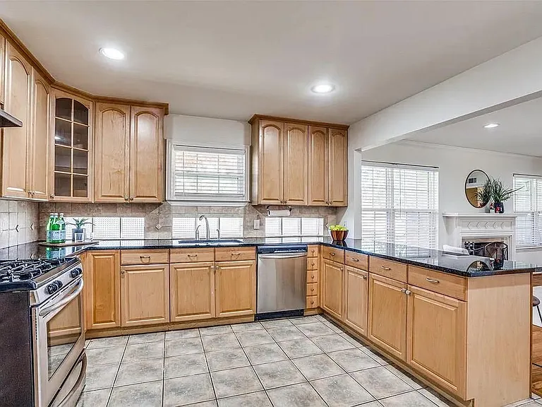 5730 Forest Ln — Photo 7
