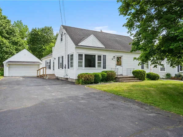 73 Wright Rd, Henrietta, NY 14467