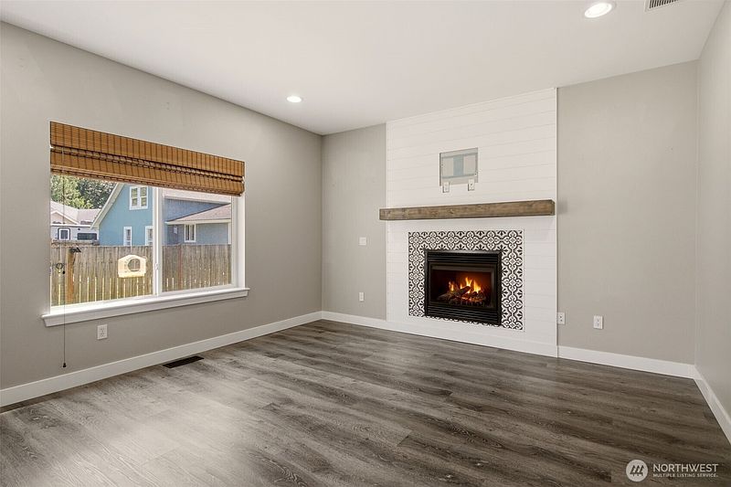 4th image of 8517 36th Avenue NE