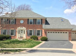 1638 Ithaca Dr, Naperville, IL 60565