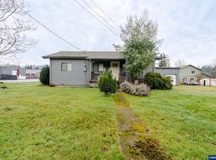 410 SW Broadway St, Mill City, OR 97360