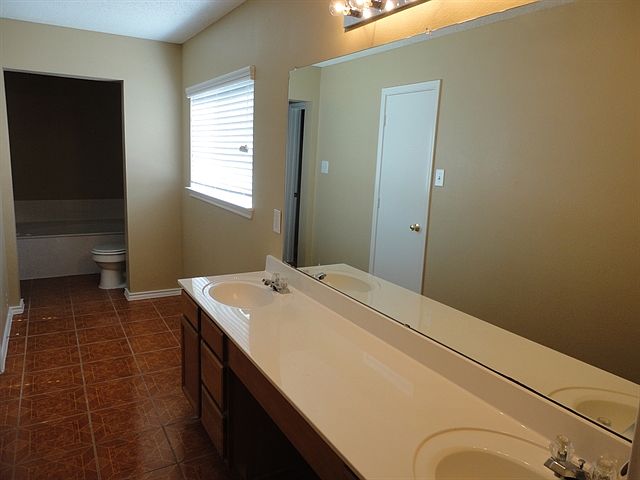 2nd image of 321 Kissimmee Dr #000