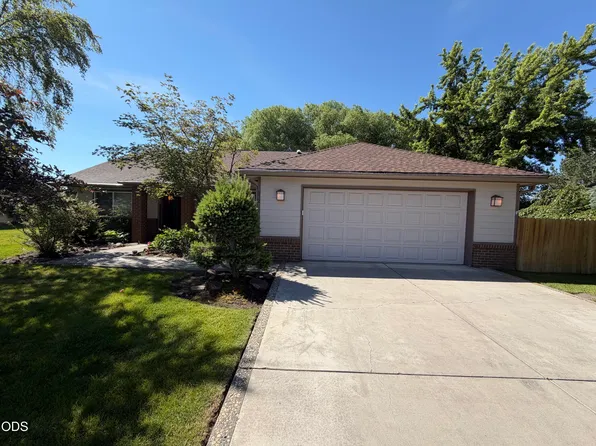 972 Harbor Isle Blvd, Klamath Falls, OR 97601