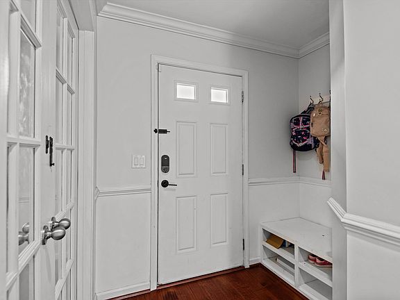 4th image of 8 Genesis Ln